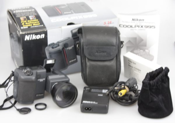 Boxed Nikon Coolpix 995 3MP Compact Camera CCD Sensor +Telephoto