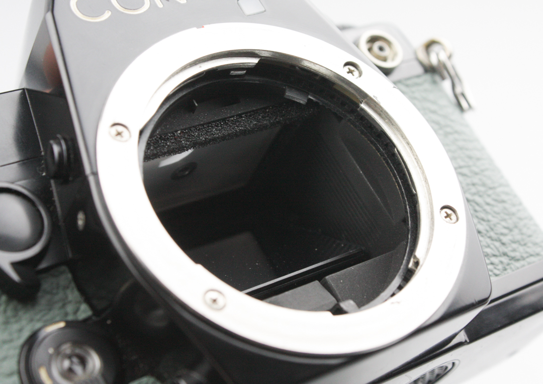 Contax 139 Quartz 35mm SLR Camera Body - C/Y Mount - reskinned - Boxed - Image 7