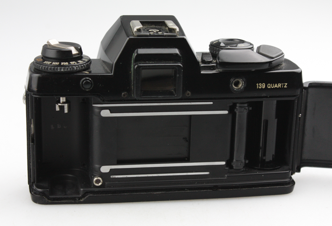 Contax 139 Quartz 35mm SLR Camera Body - C/Y Mount - Reskinned - Image 6
