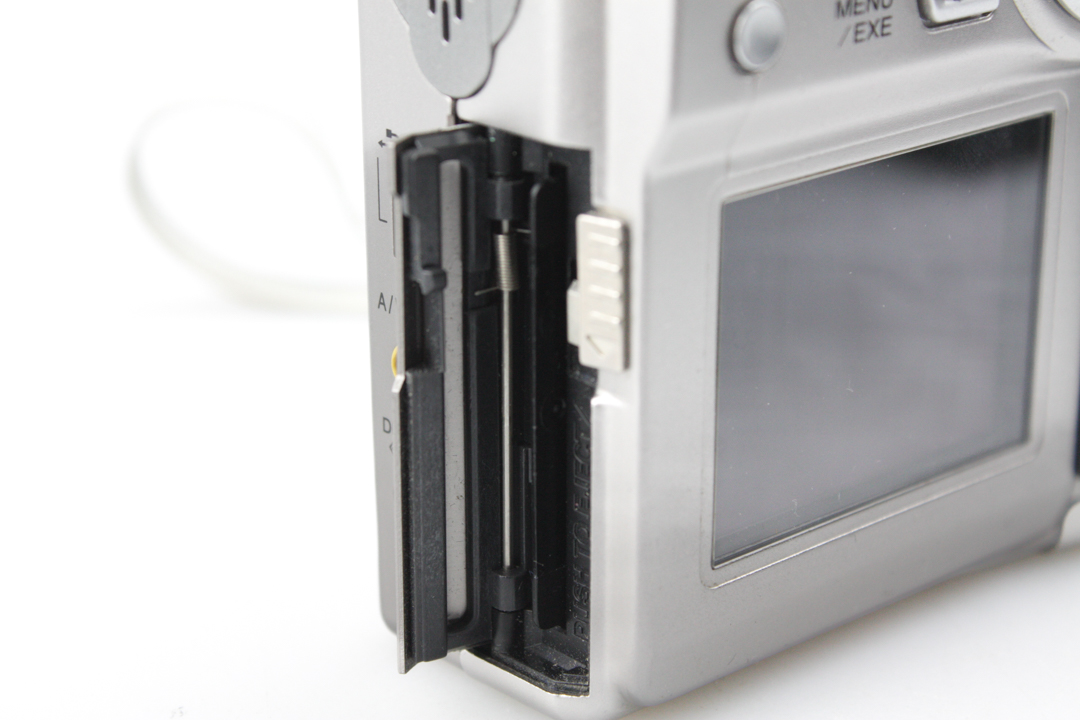 Leica Digilux 4.3 CCD Digital Camera, with Soft Leather Case & Smart Media Card - Great Condition - Boxed - Image 4