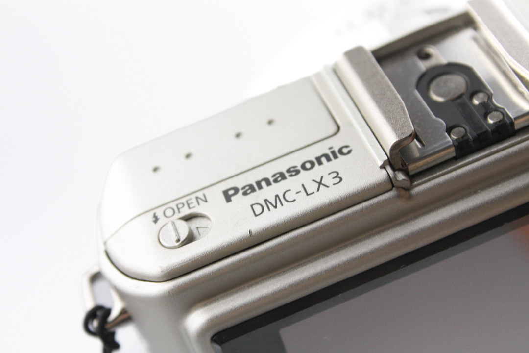 Panasonic Lumix LX3 Digital Camera 2GB SD Card (Leica D-Lux 4) - Image 3