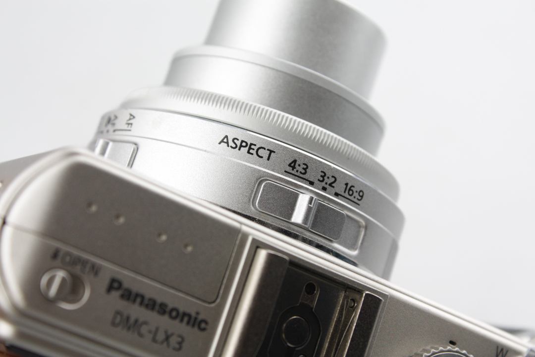 Panasonic Lumix LX3 Digital Camera 2GB SD Card (Leica D-Lux 4) - Image 7