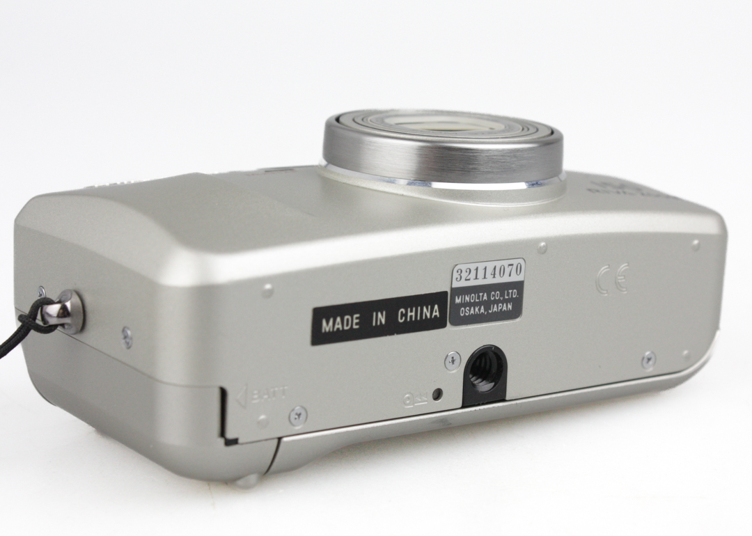 Minolta 150 Riva Zoom compact film camera, w/ 37.5-150mm zoom lens - Image 2