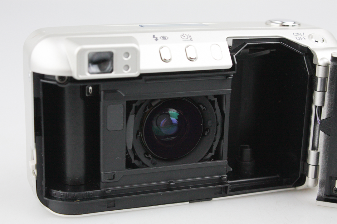 Minolta 150 Riva Zoom compact film camera, w/ 37.5-150mm zoom lens - Image 7