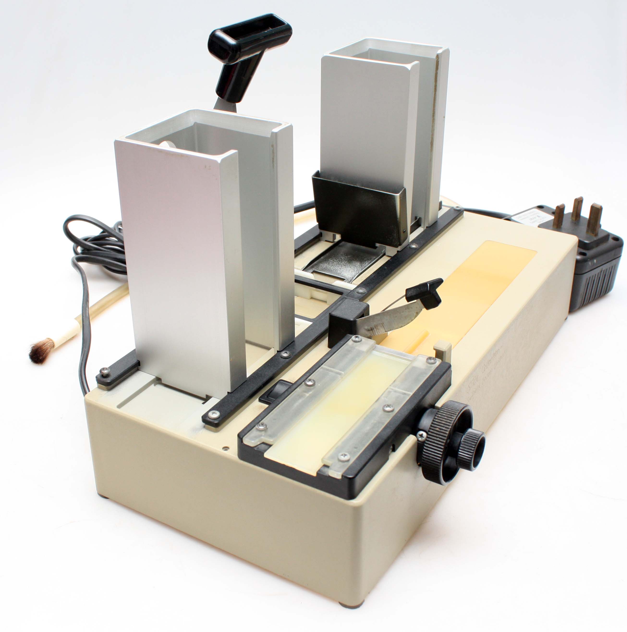Gepe Camera Gepe Illuminated 35mm Slide Mounting Press 8209 – The Real Camera Company