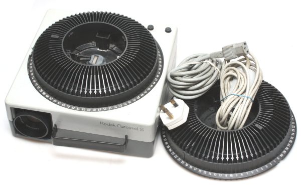 Kodak Carousel S 35mm Metal Slide Projector - w/ remote & 2x carousels