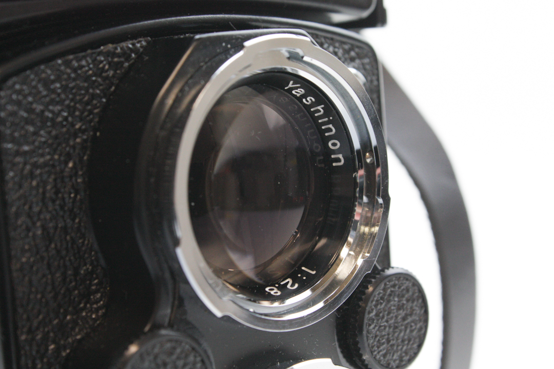 Yashica Mat-124G TLR Medium Format 6x6 Camera with Case - Image 2