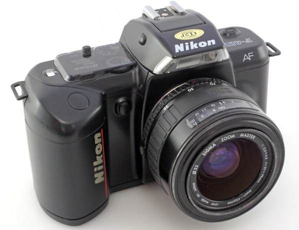 Nikon F-401 f401 35mm Film AF SLR Camera w/ Sigma 35-70mm Zoom Lens