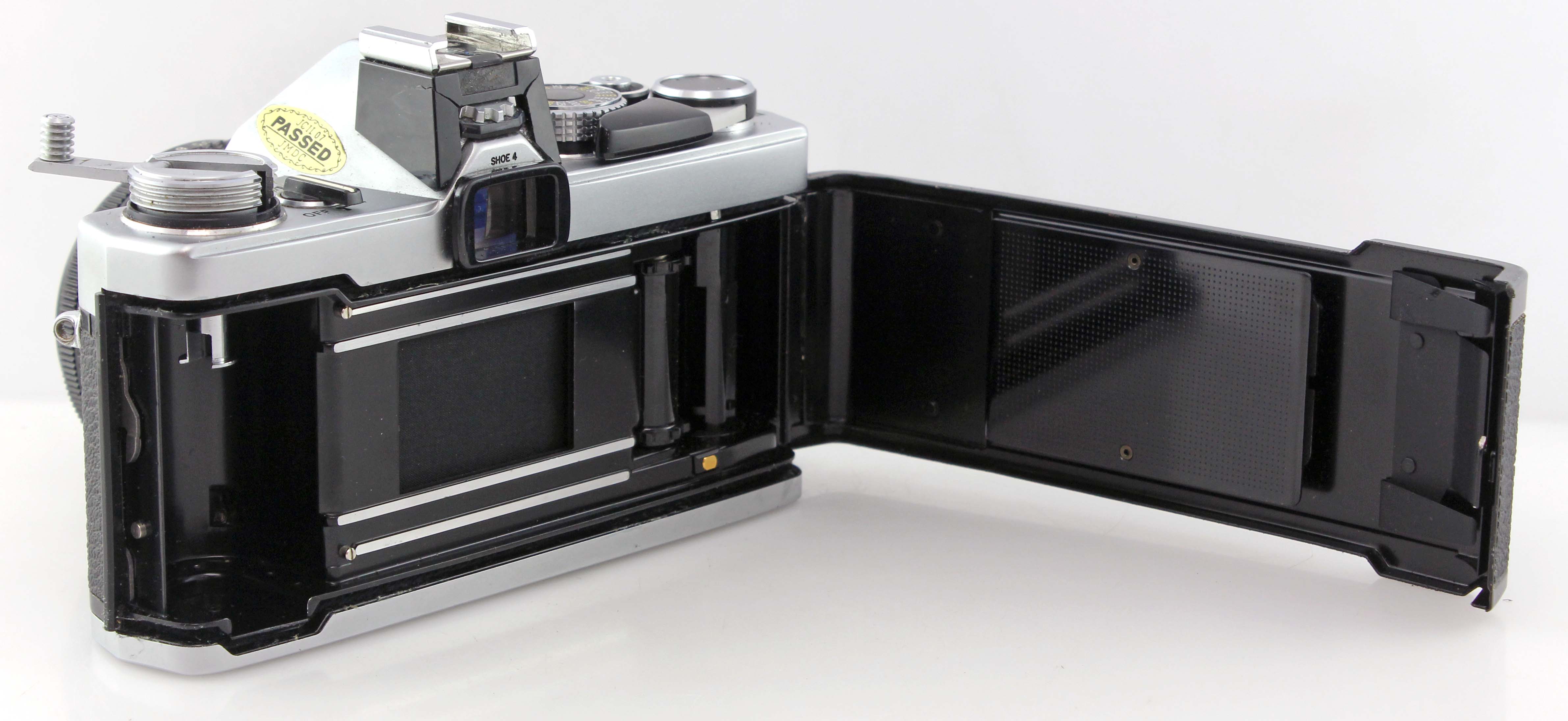 Olympus OM-1N MD 35mm SLR Film Camera w/ 50mm f1.8 Standard Prime Lens - Image 7