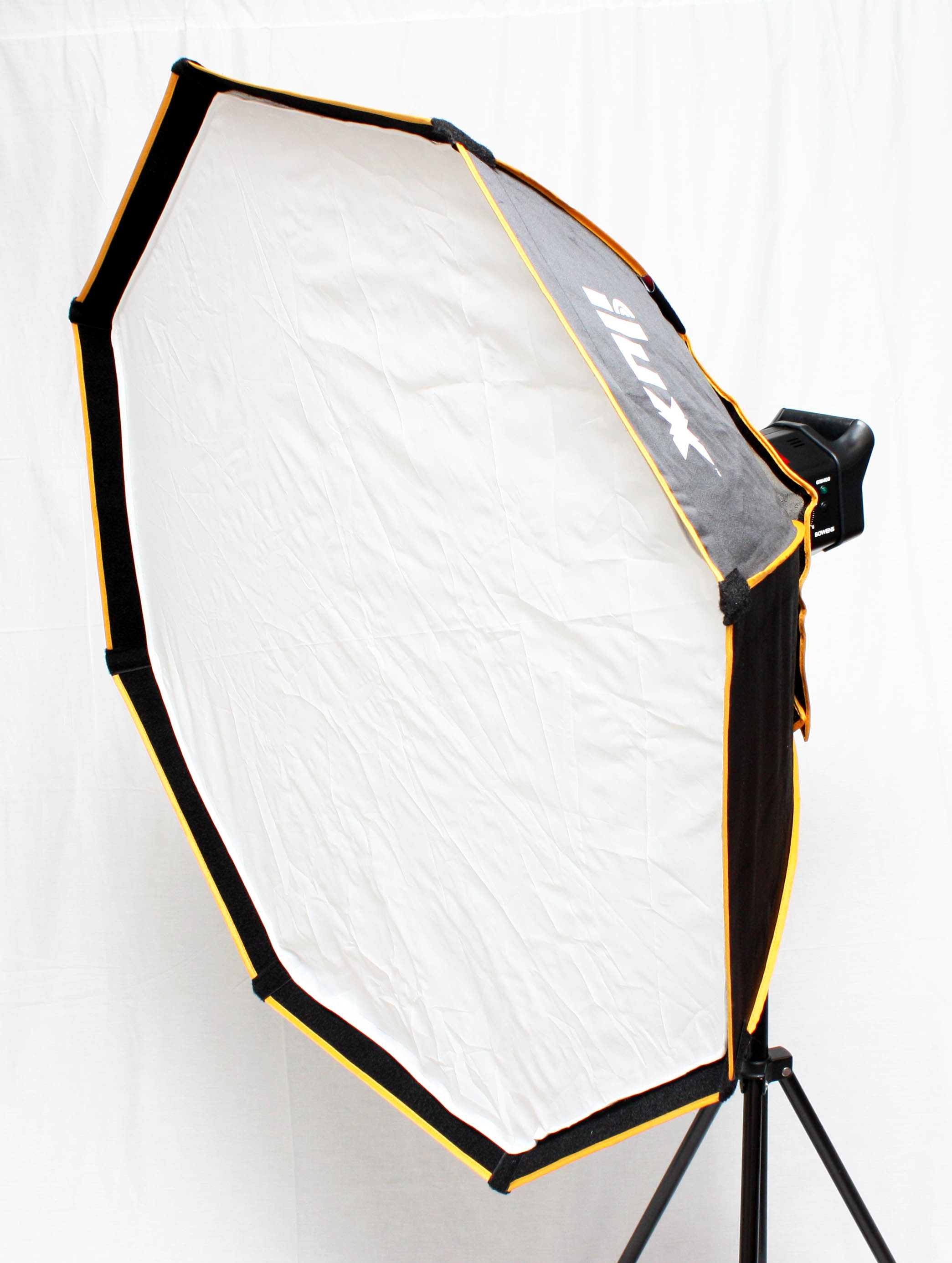 Ilux 90cm Octabox Softbox Bowens S-Type mount - Excellent condition - Image 2