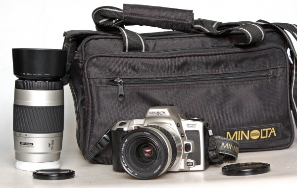 Minolta Dynax 505is w/ AF 28-80 & 75-300mm Great Starter 35mm Film Camera Twin lens outfit