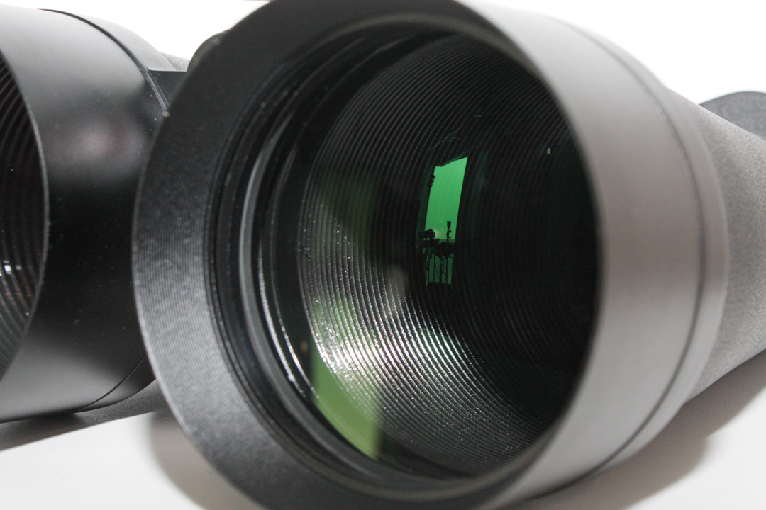 Celestron Skymaster 25x100 3 Degree FOV Waterproof Astronomy Binoculars, with Case - Image 7