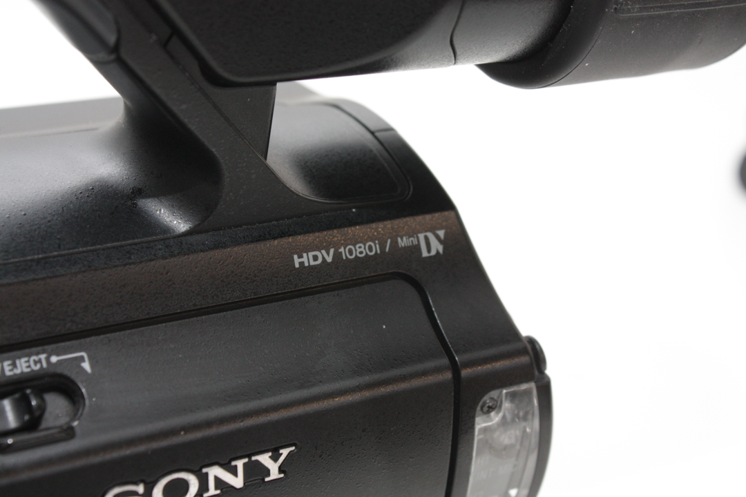 Sony HVR-Z1E Professional Camcorder Mini DV High Definition Movie Camera - Image 11