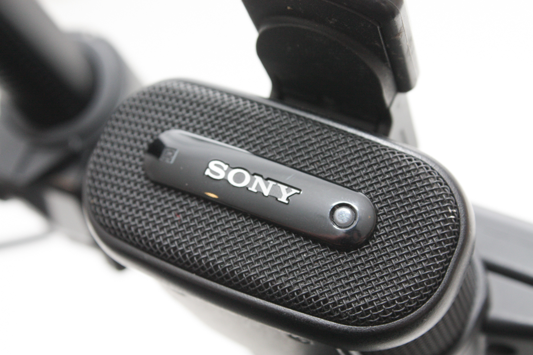 Sony HVR-Z1E Professional Camcorder Mini DV High Definition Movie Camera - Image 23