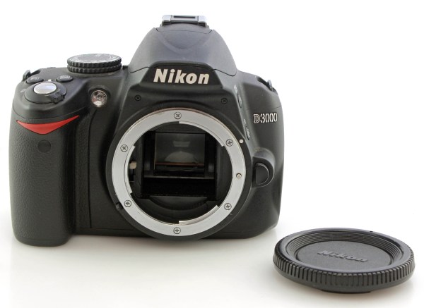 Nikon D3000 DSLR Digital Camera Body w/ battery & Charger