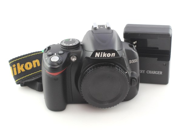 Nikon D3000 DSLR Digital Camera Body with battery & Charger