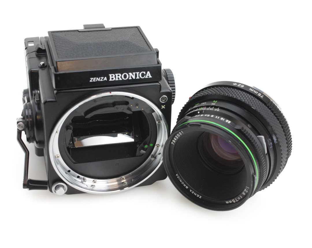 Bronica ETRS 6x4.5 Medium Format Camera, 75mm f/2.8 Lens, WLF & Strap - Image 10