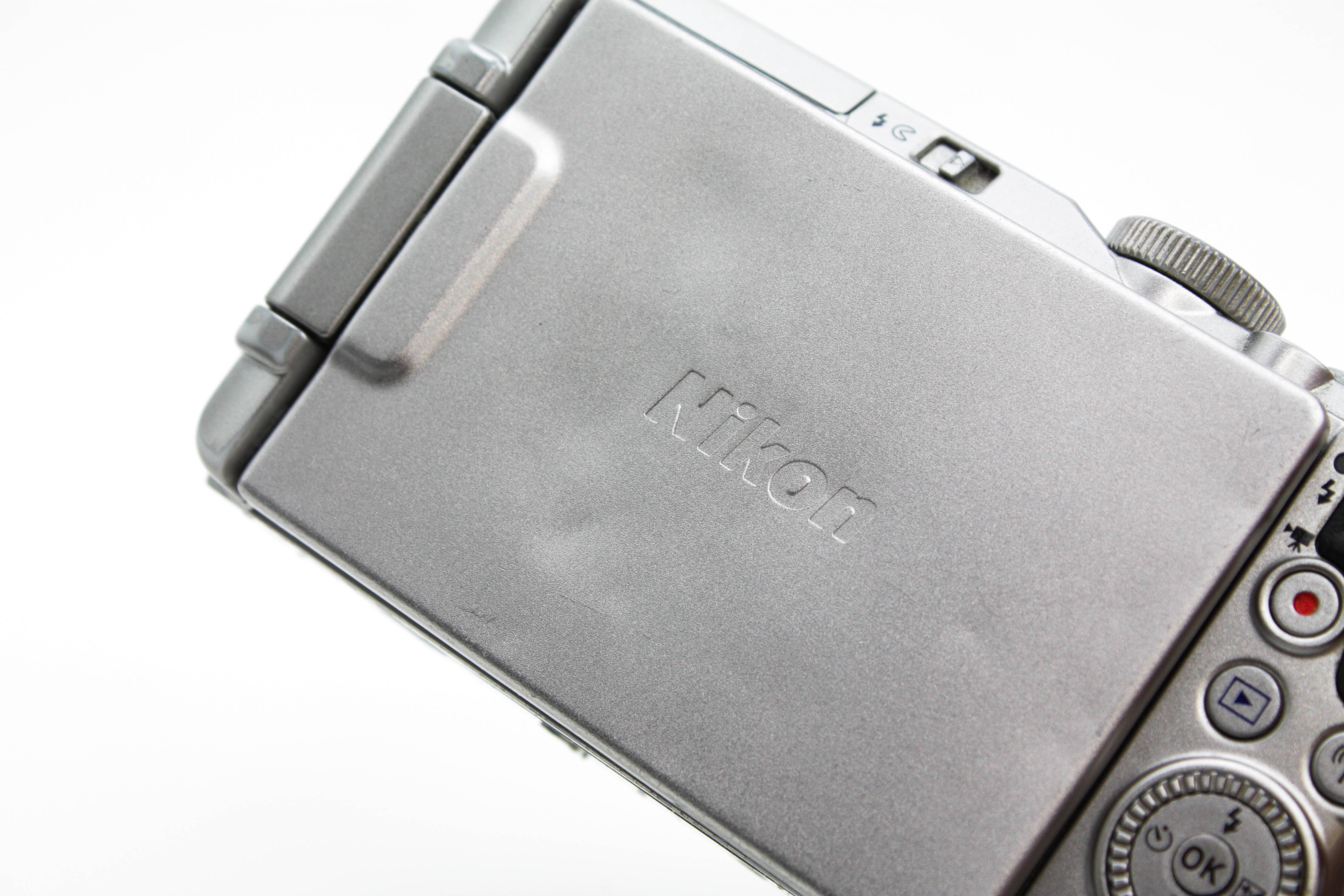 Nikon Coolpix S9900 16MP Digital Camera / 30X Zoom Lens - Image 6