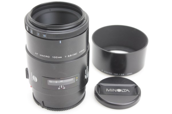 Minolta AF Macro 1:1 100mm f/2.8, with Hood - Minolta / Sony Alpha Mount