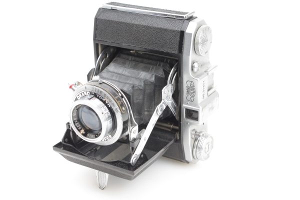 Waltax Senior 'folder' 120 film camera Okako Made in Occupied Japan