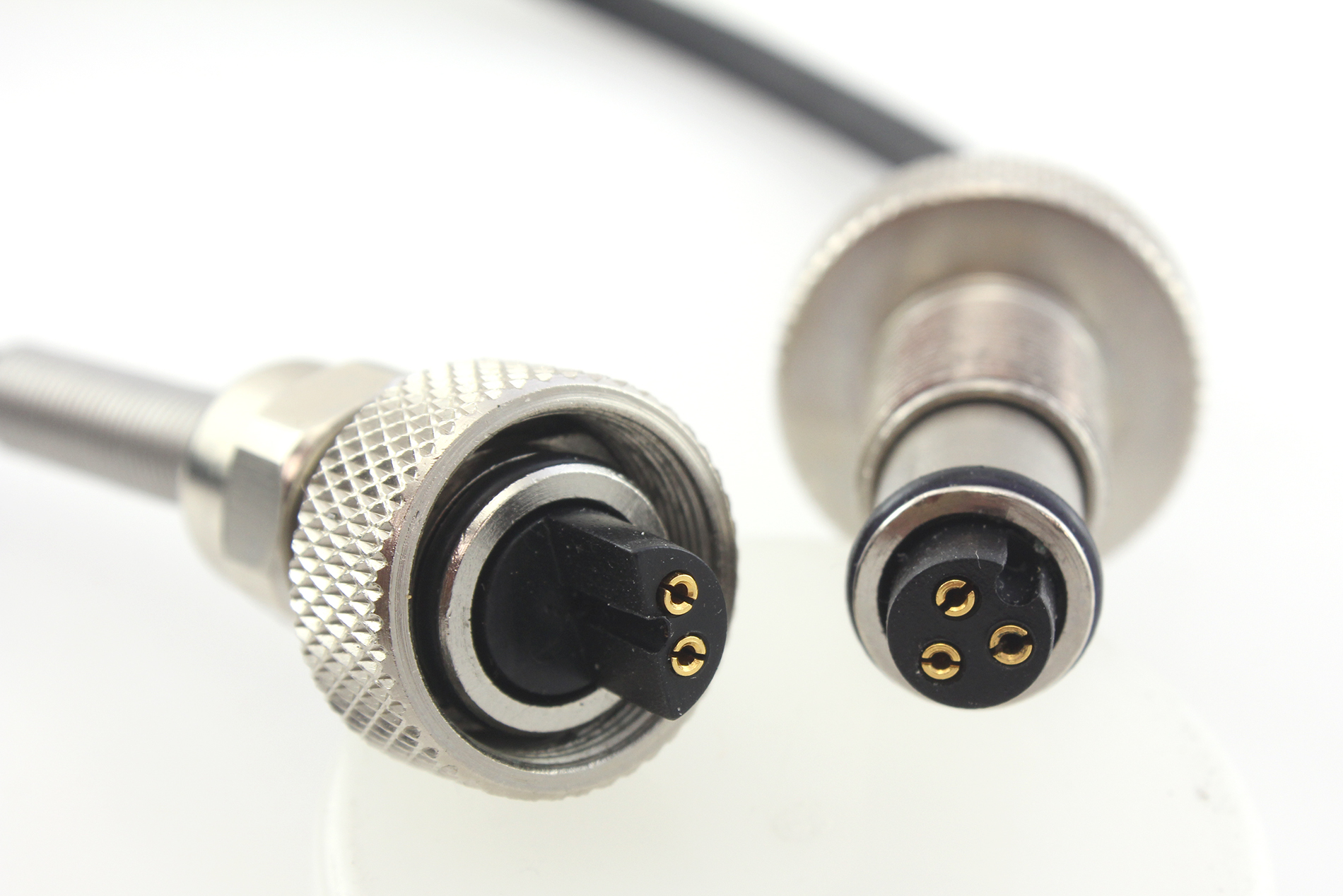 Underwater Nikonos Coiled Flash Sync Cord - Image 2