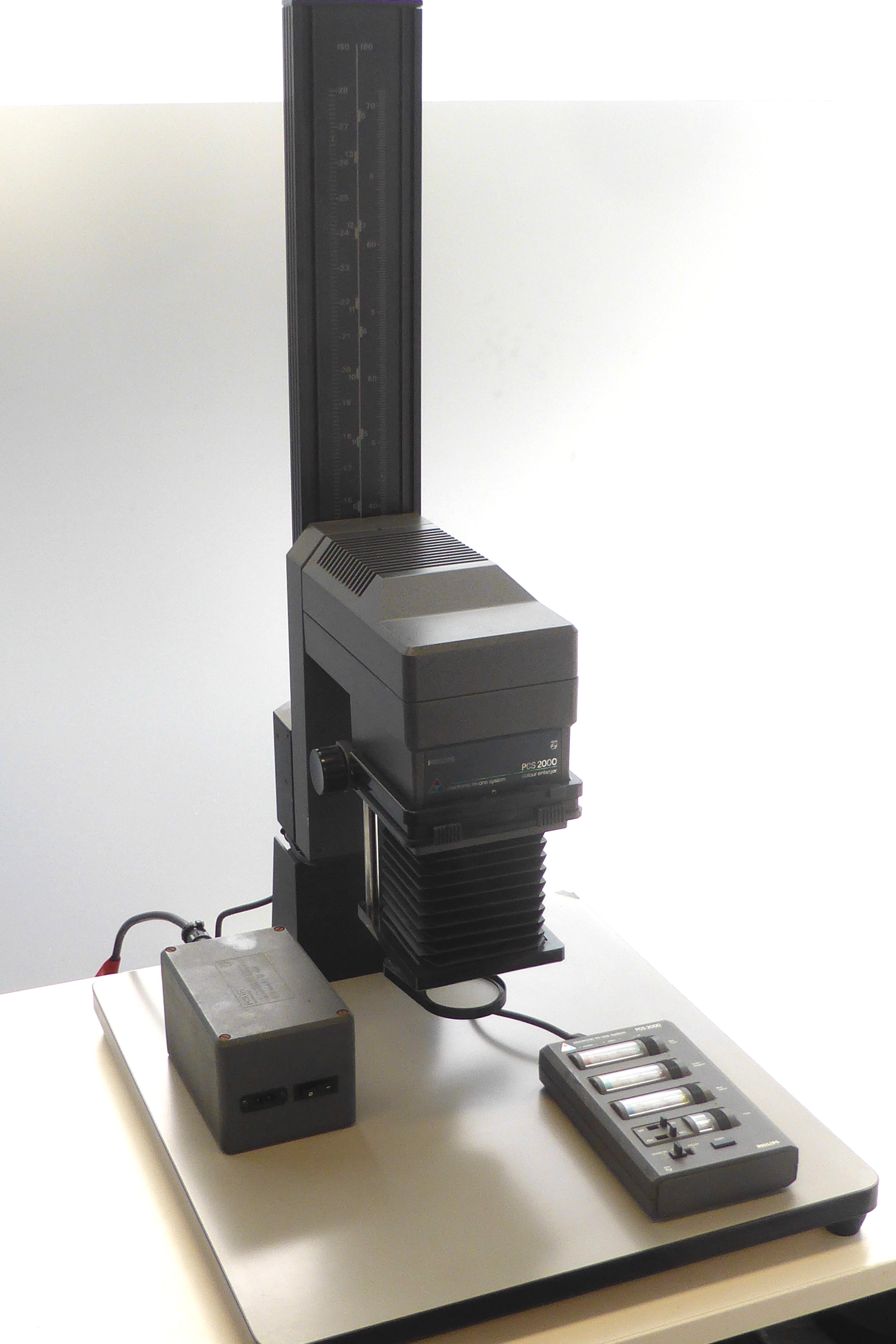 Philips PCS 2000 35mm Colour B&W & Multigrade Enlarger, with Controller/Timer - Boxed - Image 2