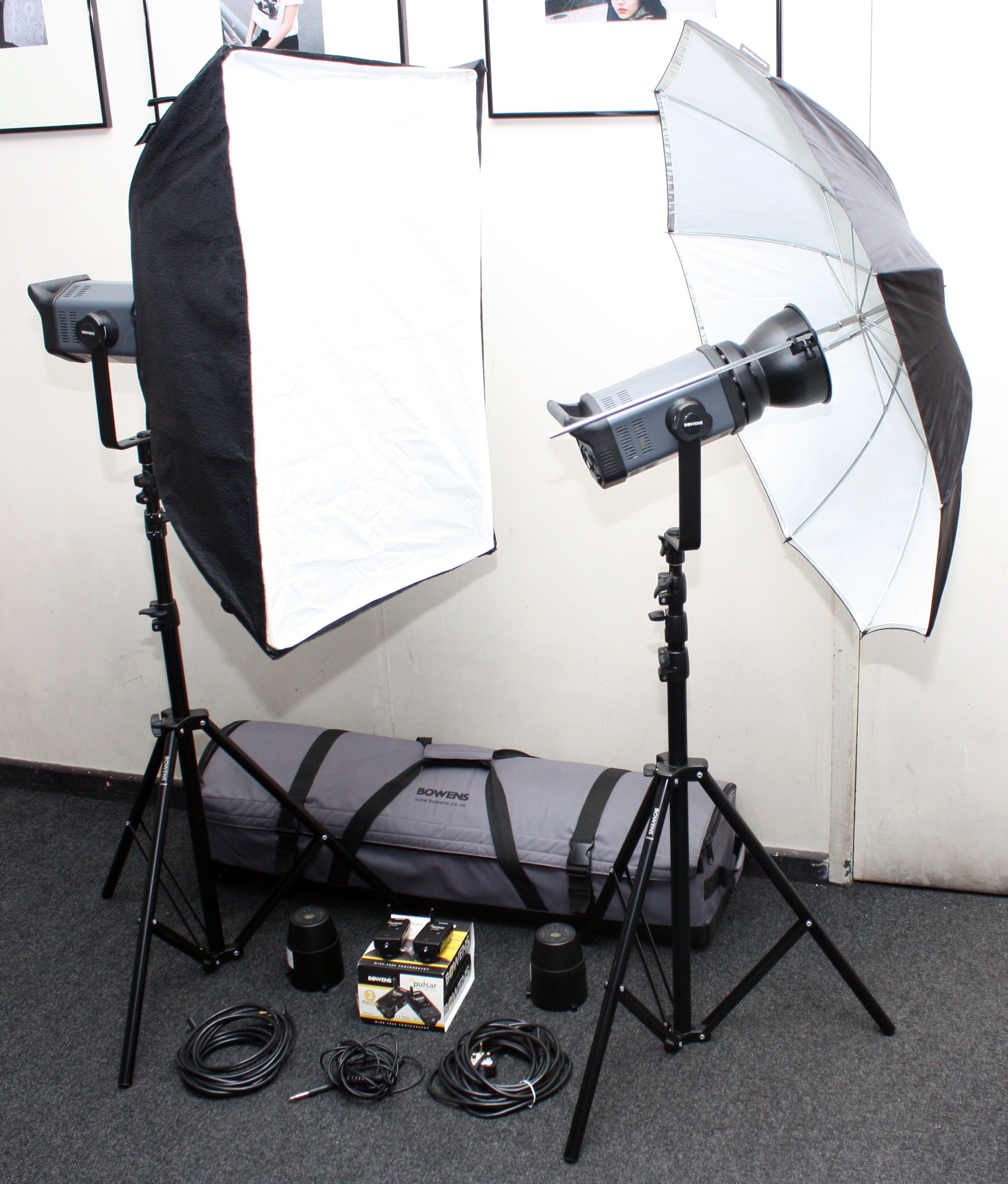 Bowens Gemini GM500 2-Head Softbox / Brolly Flash Kit w/ Pulsar flash trigger set in Roller Carry Case - Mint condition