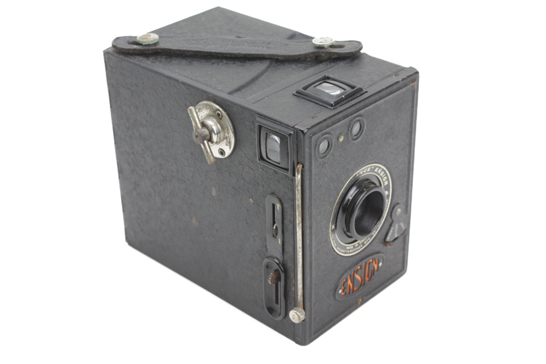 Ensign "All-Distance" 120 Medium Format Box Camera - Collectible Art Deco - Circa 1927-1930 - Image 2