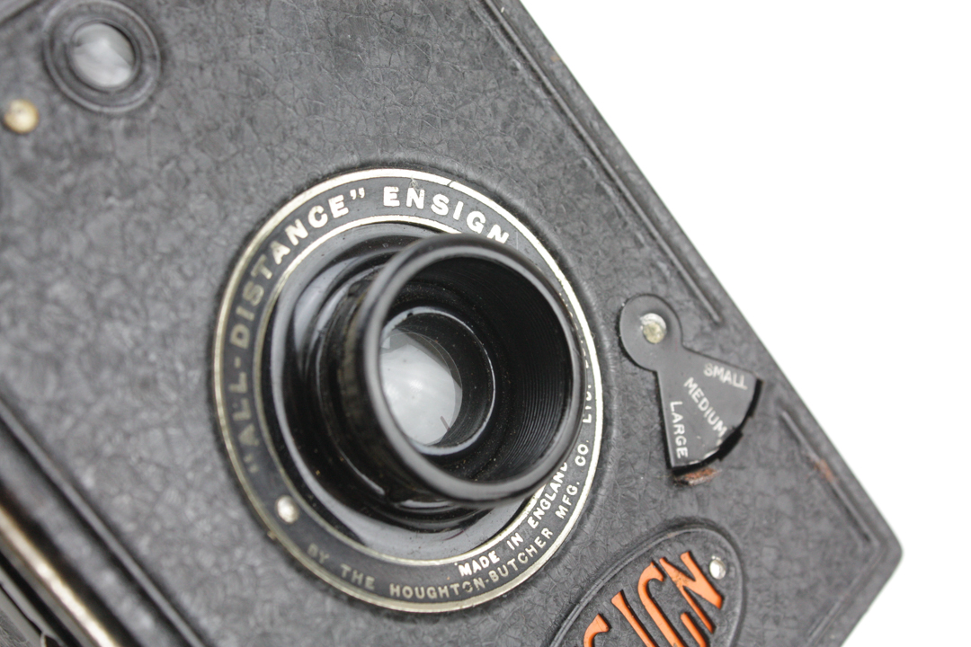 Ensign "All-Distance" 120 Medium Format Box Camera - Collectible Art Deco - Circa 1927-1930 - Image 3