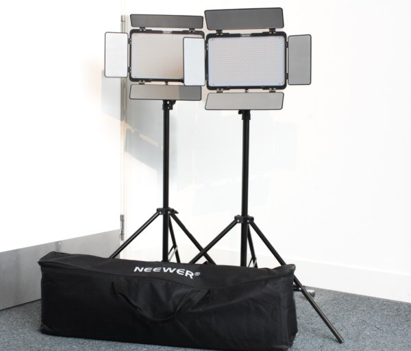Neewer 2x Bicolour 600SMD 2.4G LED Video Lighting Kit with Video Stands & Case
