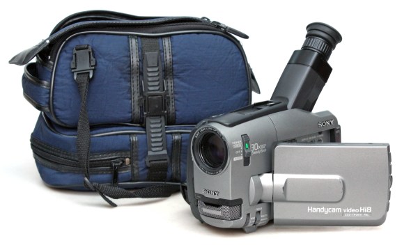Sony CCD-TRV61E Hi8 Hi-8 8mm Tape Camcorder Video Movie Camera Handycam w/ Bag