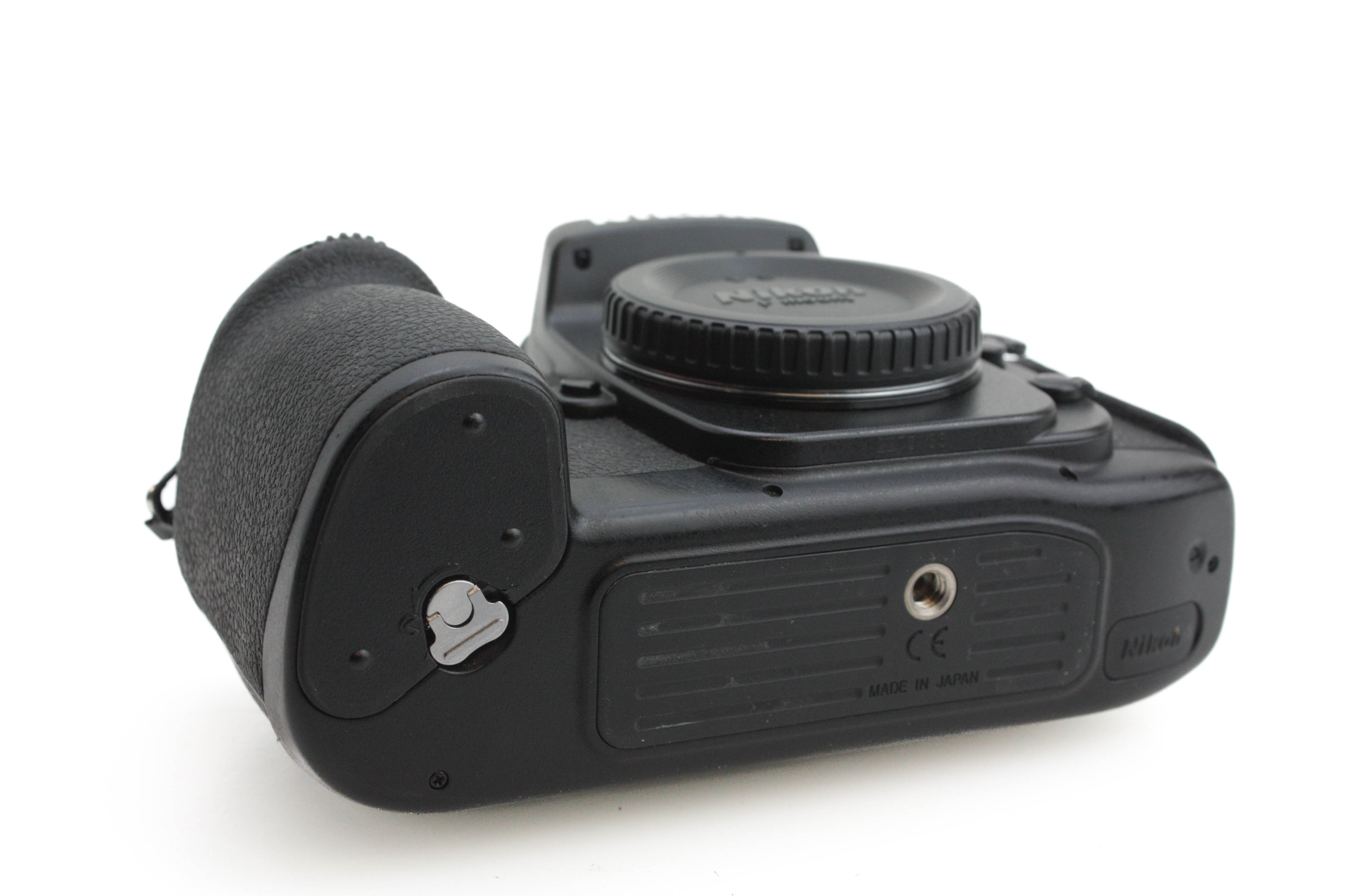 Nikon F100 35mm Autofocus Film SLR Camera Body - Excellent condition - Image 5