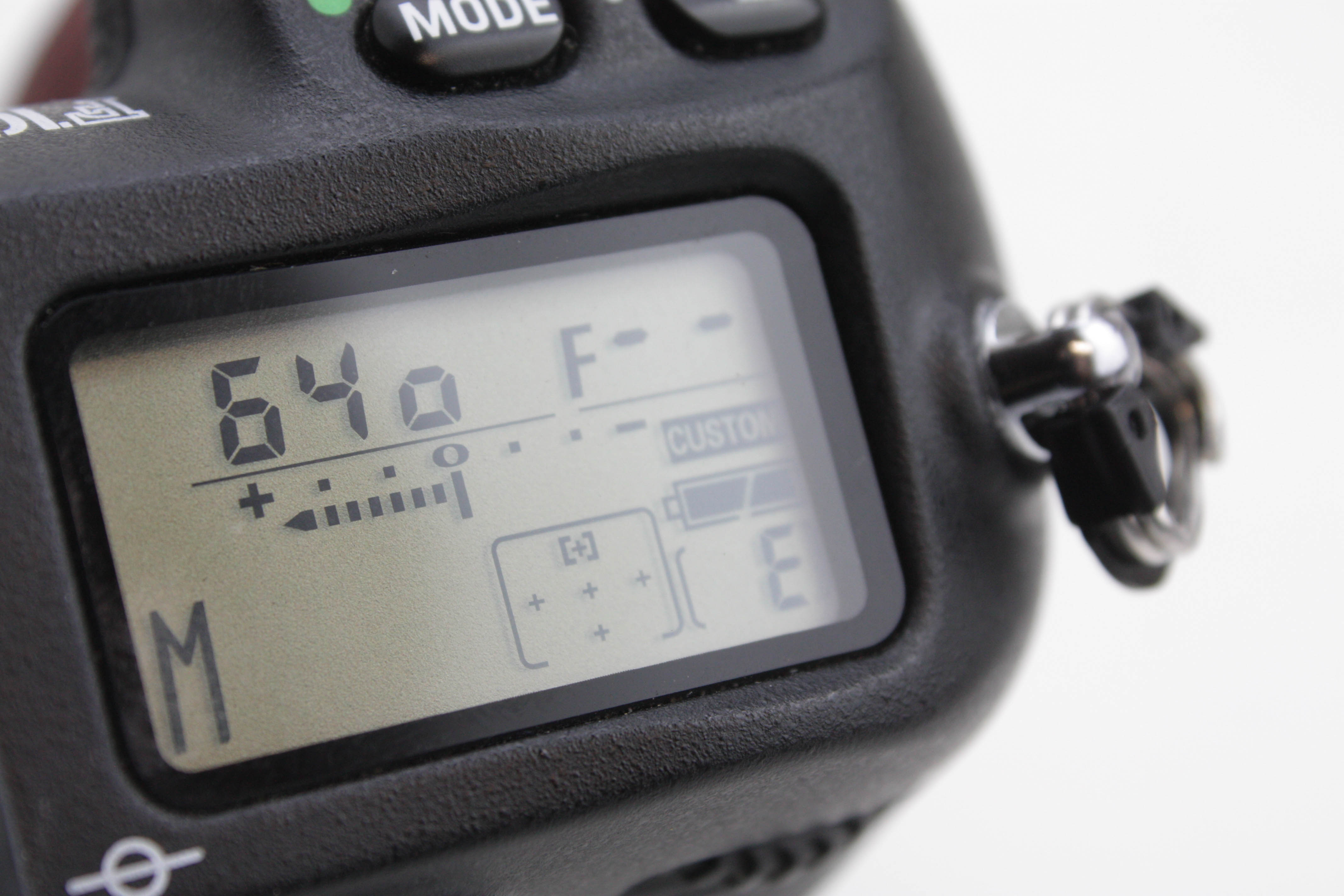 Nikon F100 35mm Autofocus Film SLR Camera Body - Excellent condition - Image 11