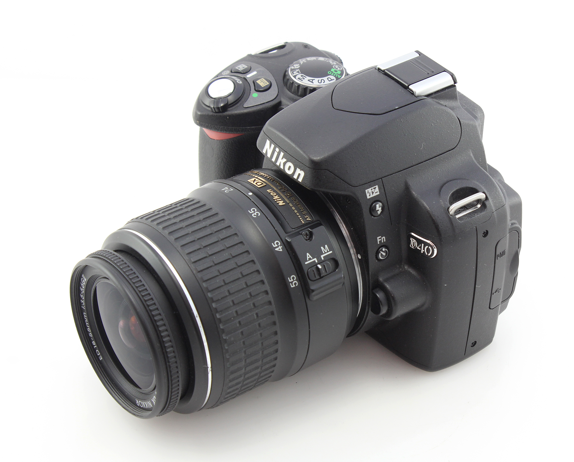 Nikon D40 Camera & 18-55mm AF-S Zoom Lens, Crazy Low Shutter Count