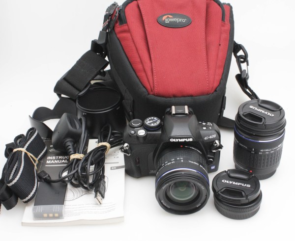 Olympus E-420 Four Thirds Camera with Zuiko 14-42mm + Zuiko 40-150mm Kit
