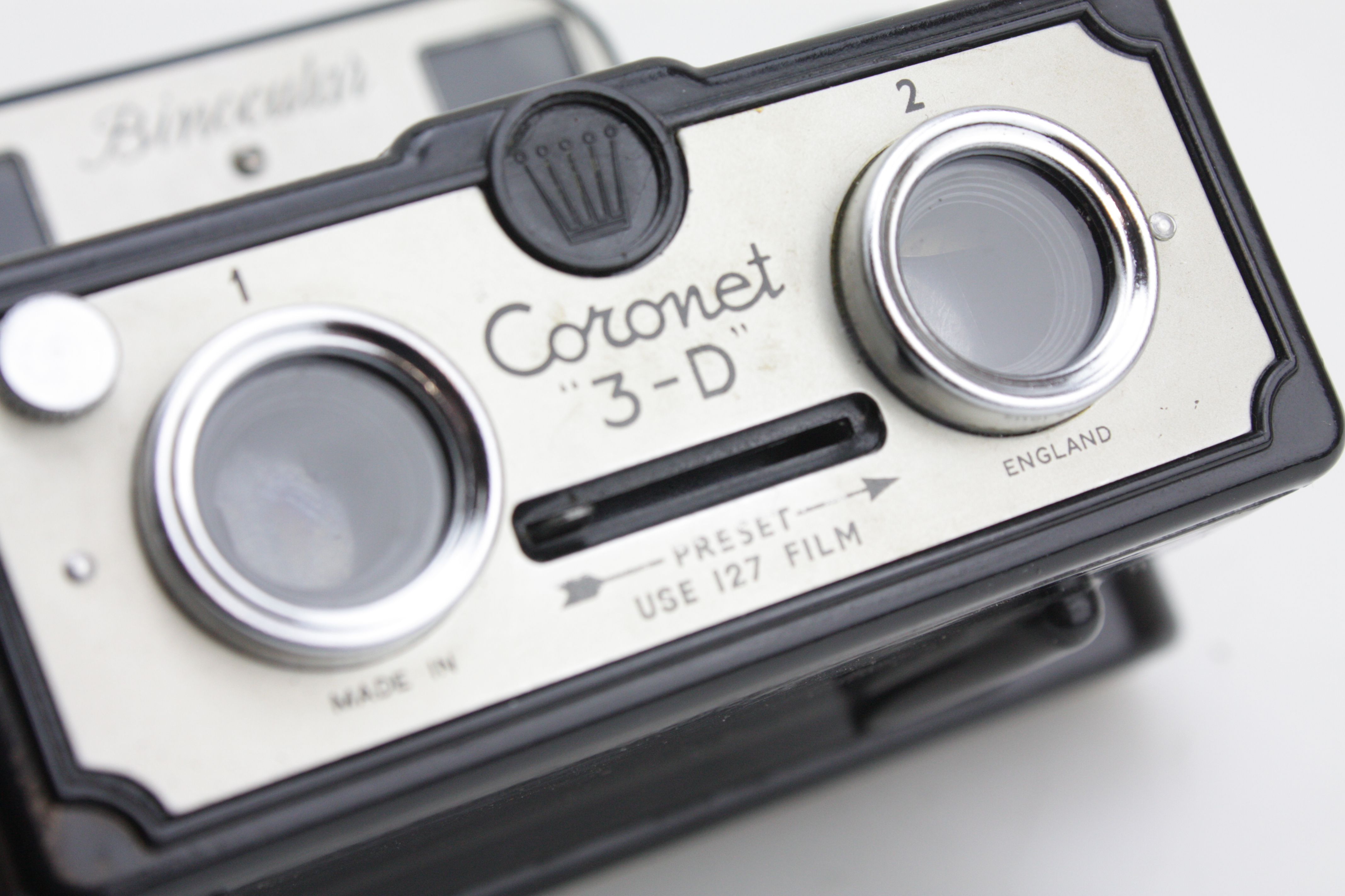 Coronet 3-D 127 film Bakelite Stereo Camera with Binocular Viewfinder & Case - Image 8