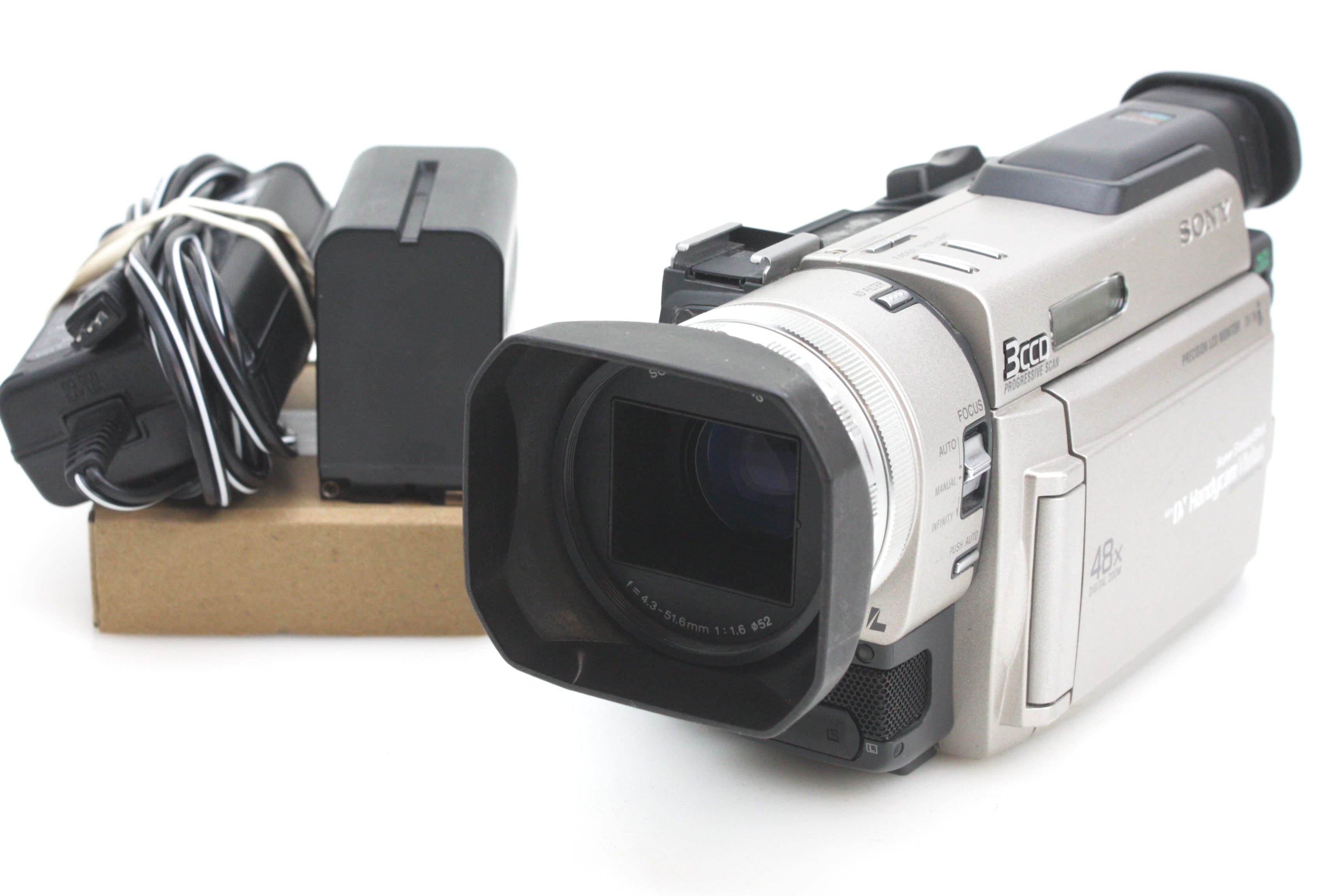 Sony DCR-TRV900E 3CCD Digital Mini DV Tape Format Handycam Movie Camcorder PAL