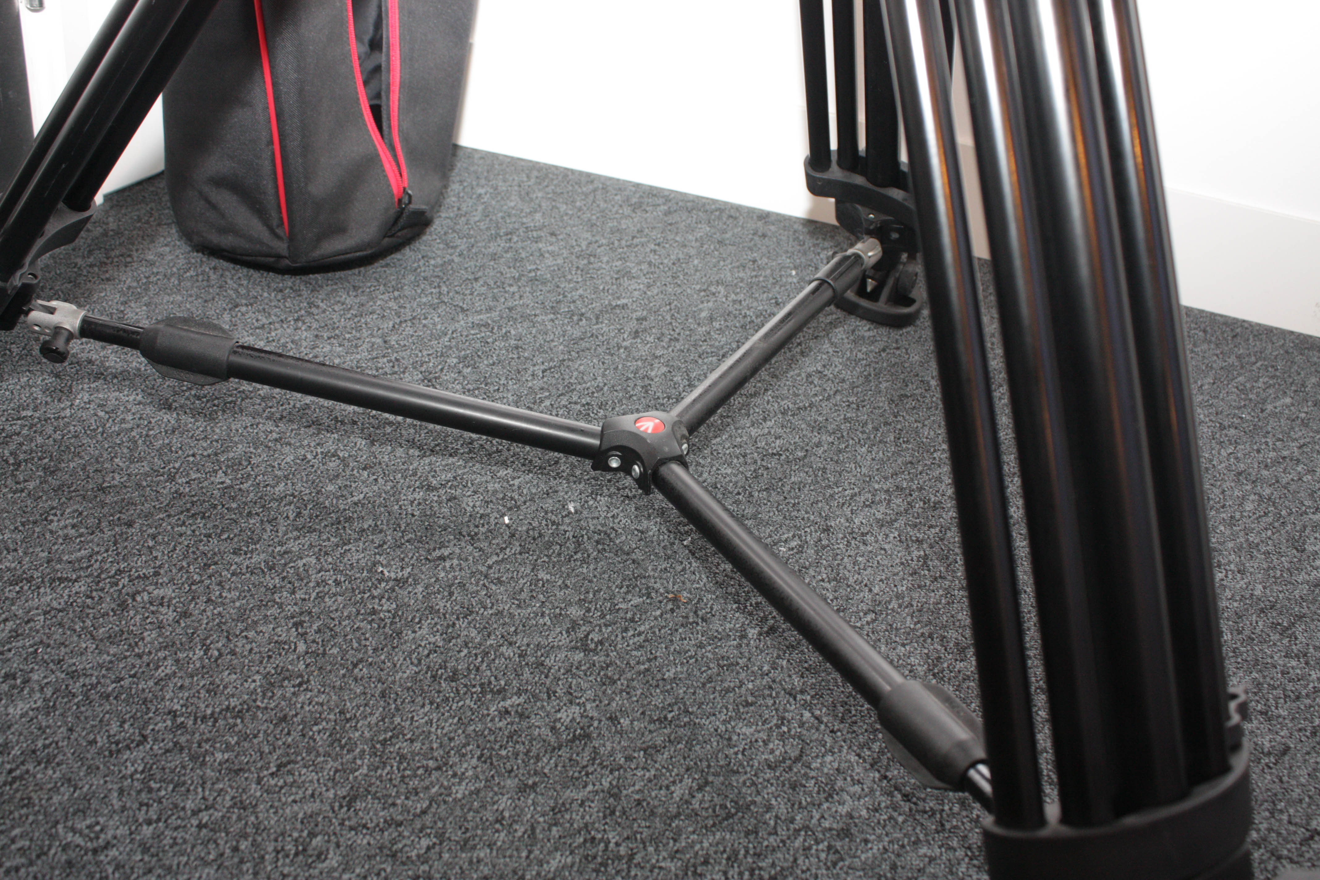 Manfrotto Pro Video Tripod - 546B Legs & MWH502A Fluid Head, + Padded Case - Image 6