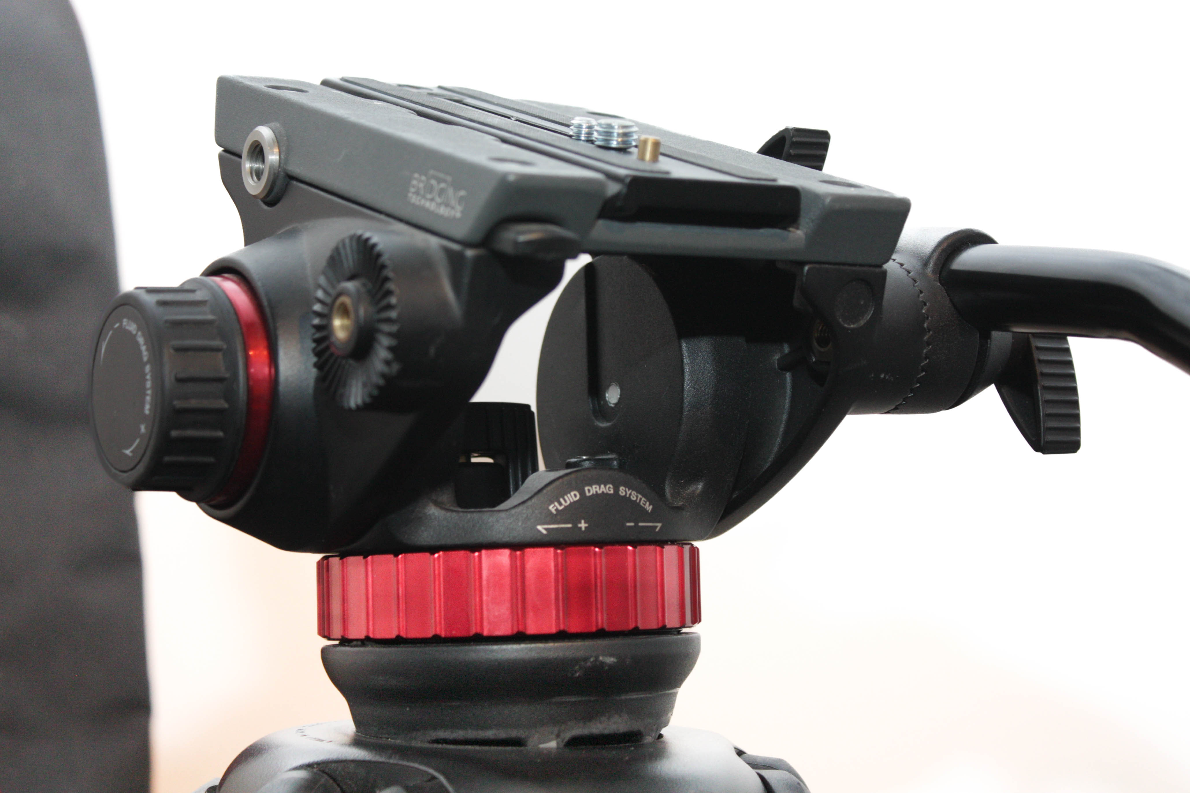 Manfrotto Pro Video Tripod - 546B Legs & MWH502A Fluid Head, + Padded Case - Image 7