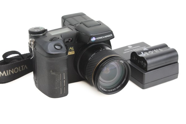 Konica Minolta Dimage A2 CCD 8MP Digital Bridge Camera w/ 7.2-50.8mm f/2.8-3.5 APO Zoom Lens
