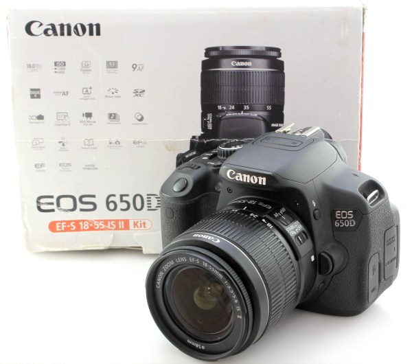 Boxed Canon EOS 650D 18MP APS-C Digital Camera w/ 18-55mm IS II Zoom Lens