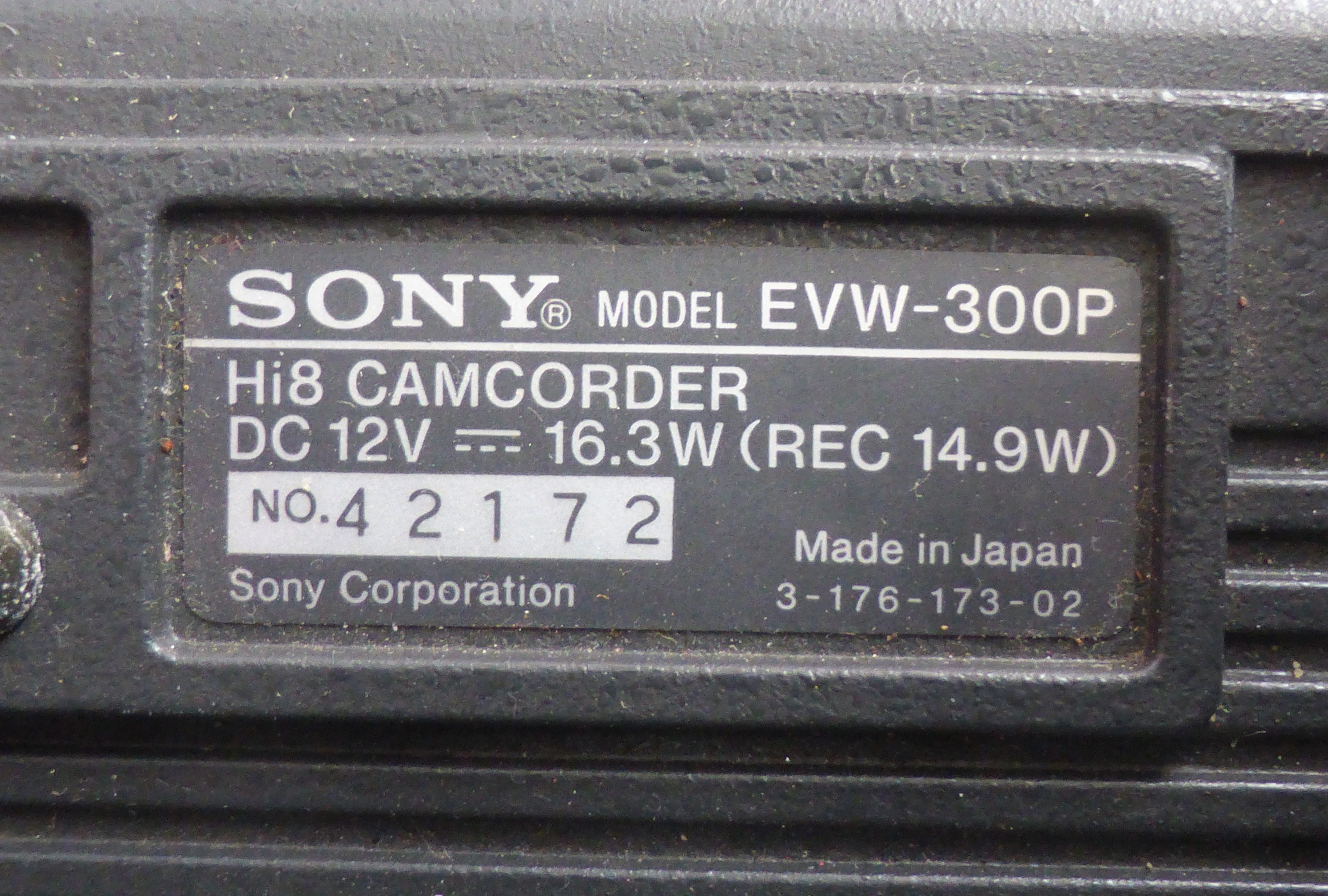 Sony EVW-300P Hi8 tape Video Camcorder & Canon Macro YH13x7.5 f/1.4 Lens & Case - Image 14