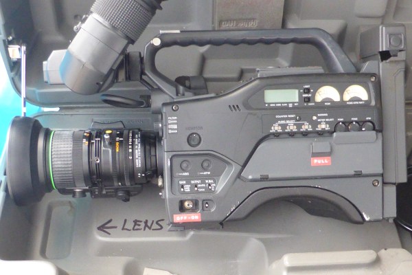 Sony EVW-300P Hi8 tape Video Camcorder & Canon Macro YH13x7.5 f/1.4 Lens & Case