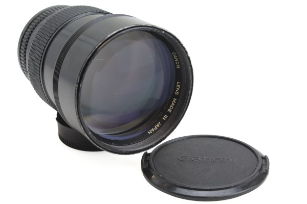Canon FD 135mm f2 fast Manual Focus Tele Prime Lens