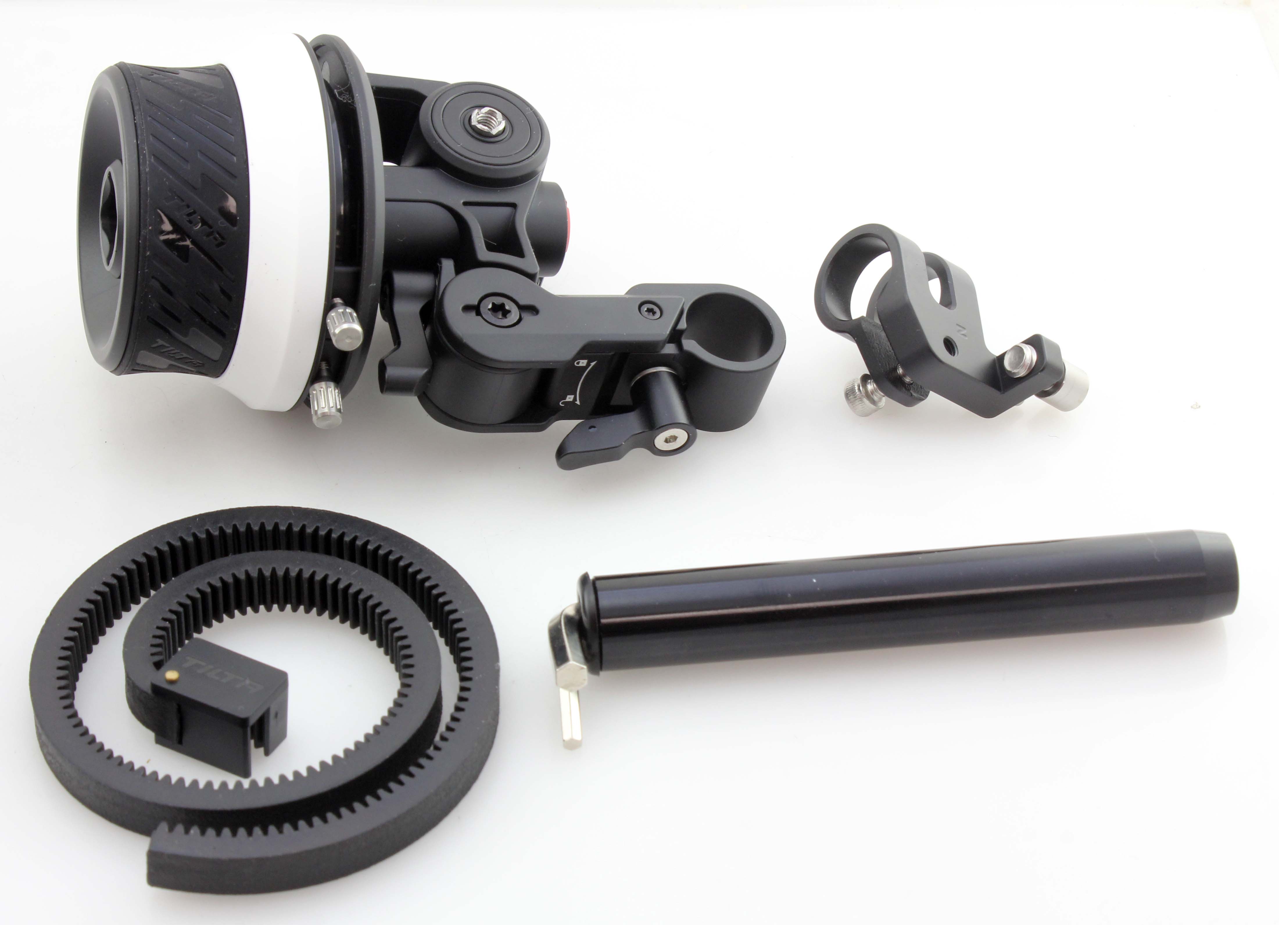 Tilta FF-T07 Pocket Follow Focus Lens Zoom Control for Video and Cine - Mint condition, in case - Image 2