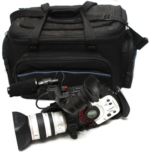 Canon XL1 E Mini DV Camcorder w/ 5.5-88mm Lens & Case. Working