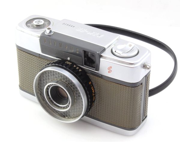 Olympus PEN EE-S Half-Frame Film Camera D.Zuiko 30mm f2.8 Lens - spares / repairs