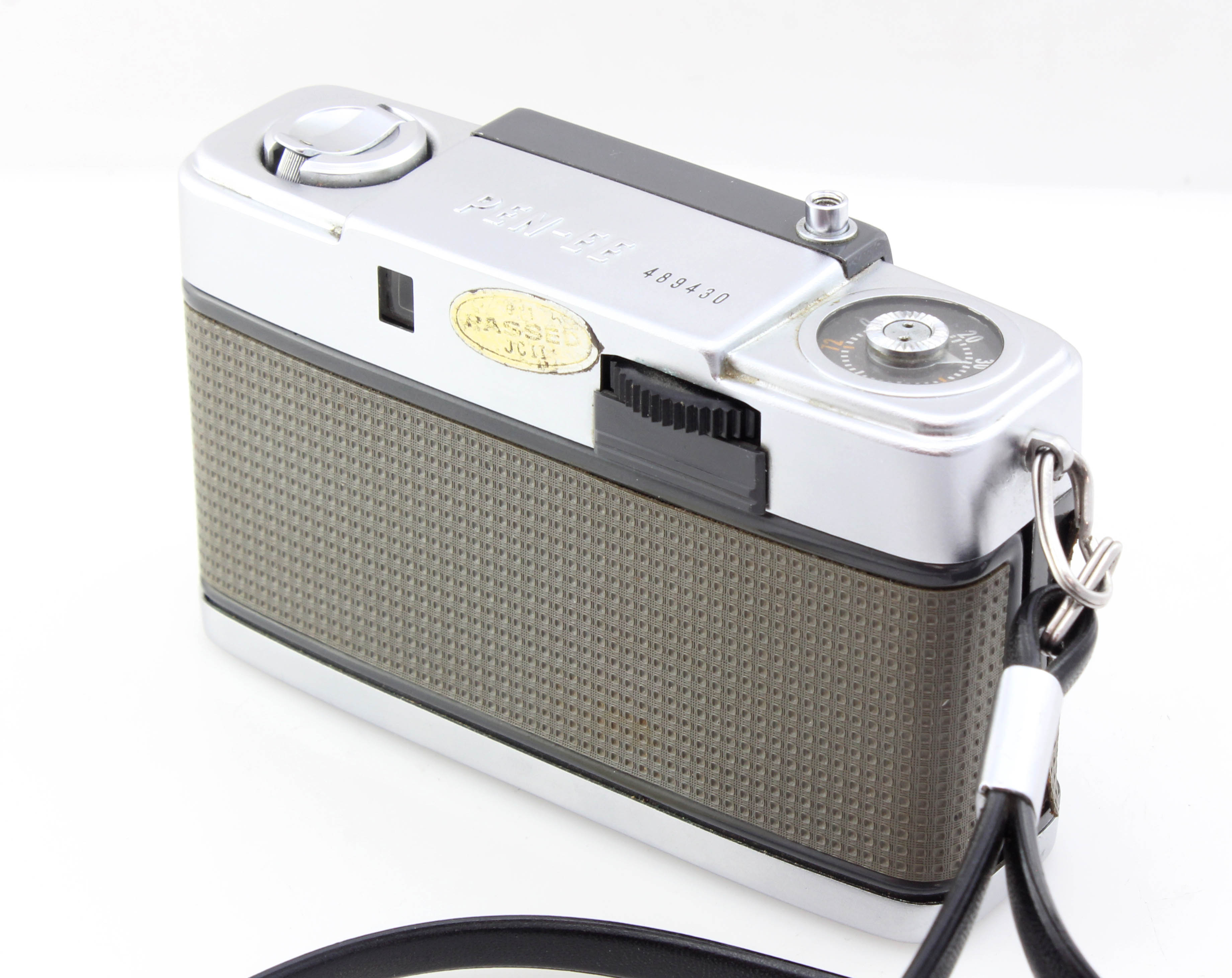 Olympus PEN EE-S Half-Frame Film Camera D.Zuiko 30mm f2.8 Lens - spares / repairs - Image 3