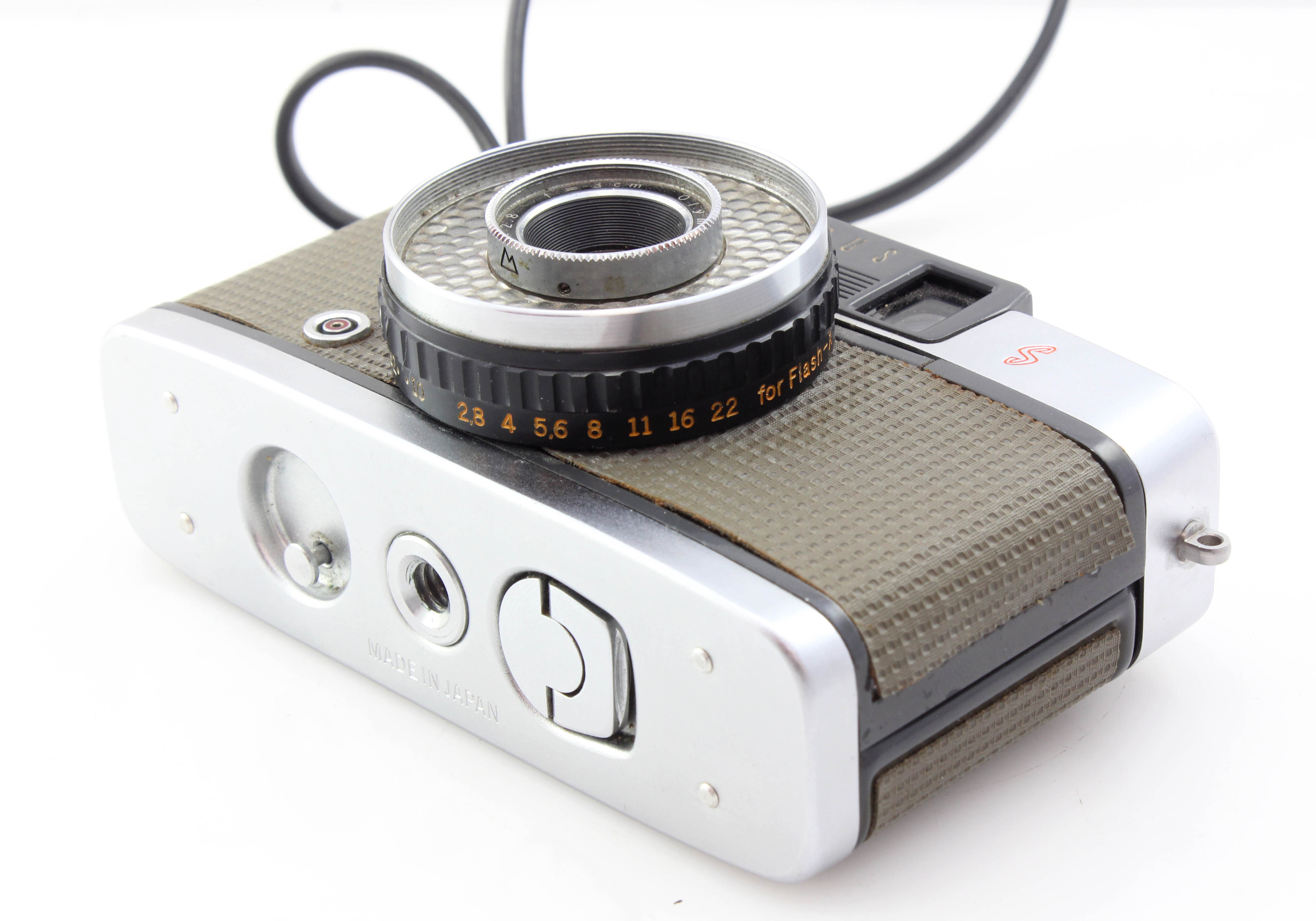 Olympus PEN EE-S Half-Frame Film Camera D.Zuiko 30mm f2.8 Lens - spares / repairs - Image 5