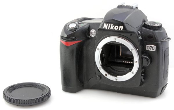 Nikon D70 Camera Body - 6.1mp Digital CCD SLR DSLR Digital Camera